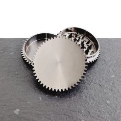 Metall Grinder 3-teilig, 55 Mm, Zahnrad Schwarz 7 Metall Grinder 3-teilig, 55 Mm, Zahnrad Schwarz -Vape Verkauf metall grinder 3 teilig 13