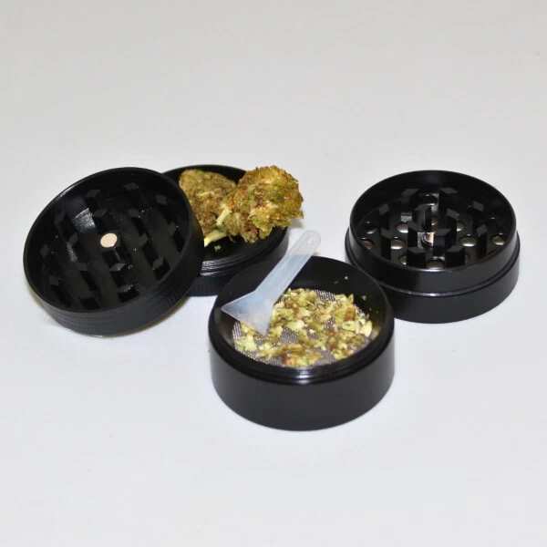 Metall Grinder 4-teilig, 40 Mm, Schwarz 5 Metall Grinder 4-teilig, 40 Mm, Schwarz – Bild 3